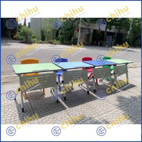 Bàn chữ nhật viền nhựa đúc